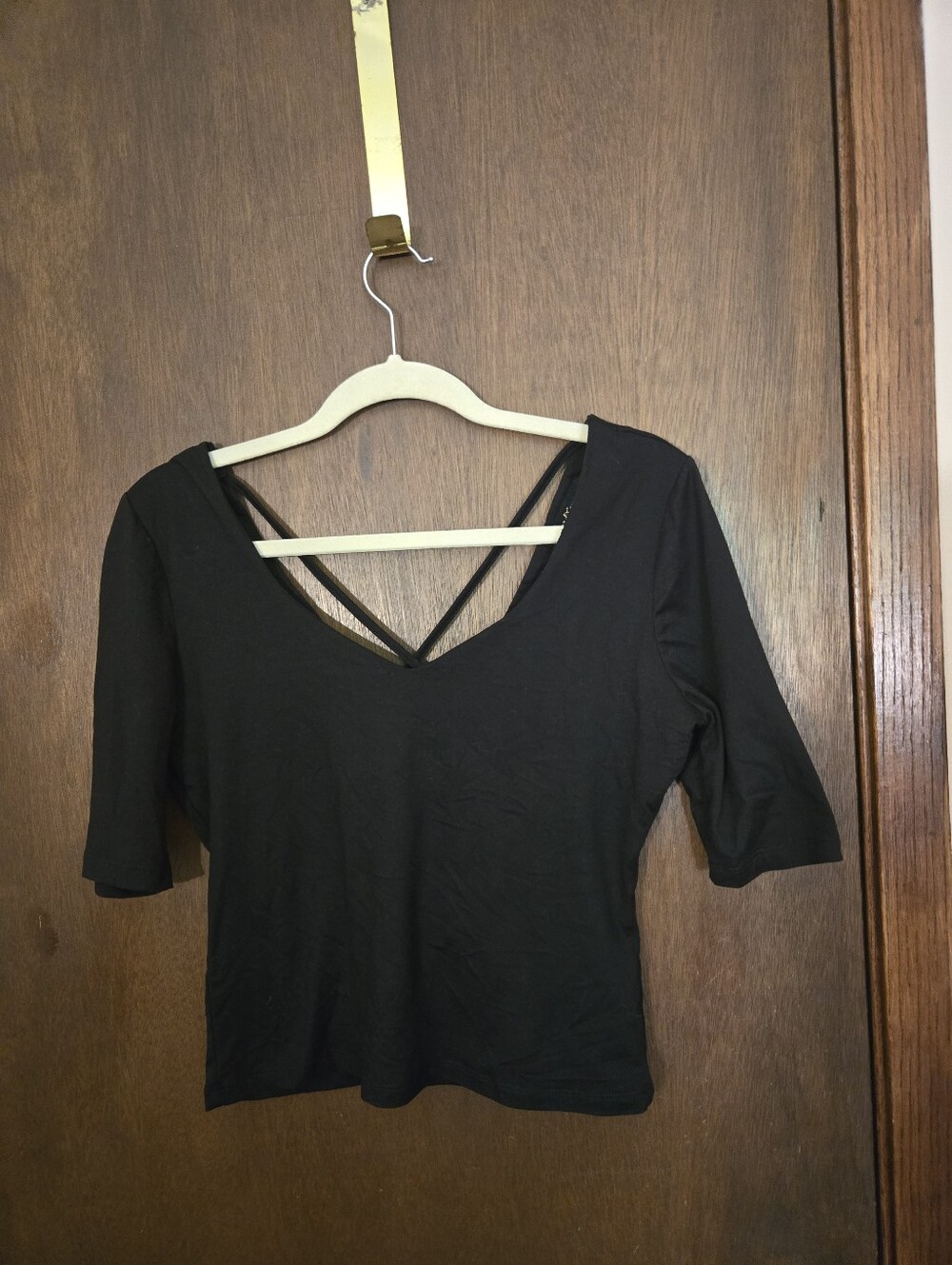 Almost Famous Black V-Neck Short Sleeve Crop Top with Crisscross Straps Large